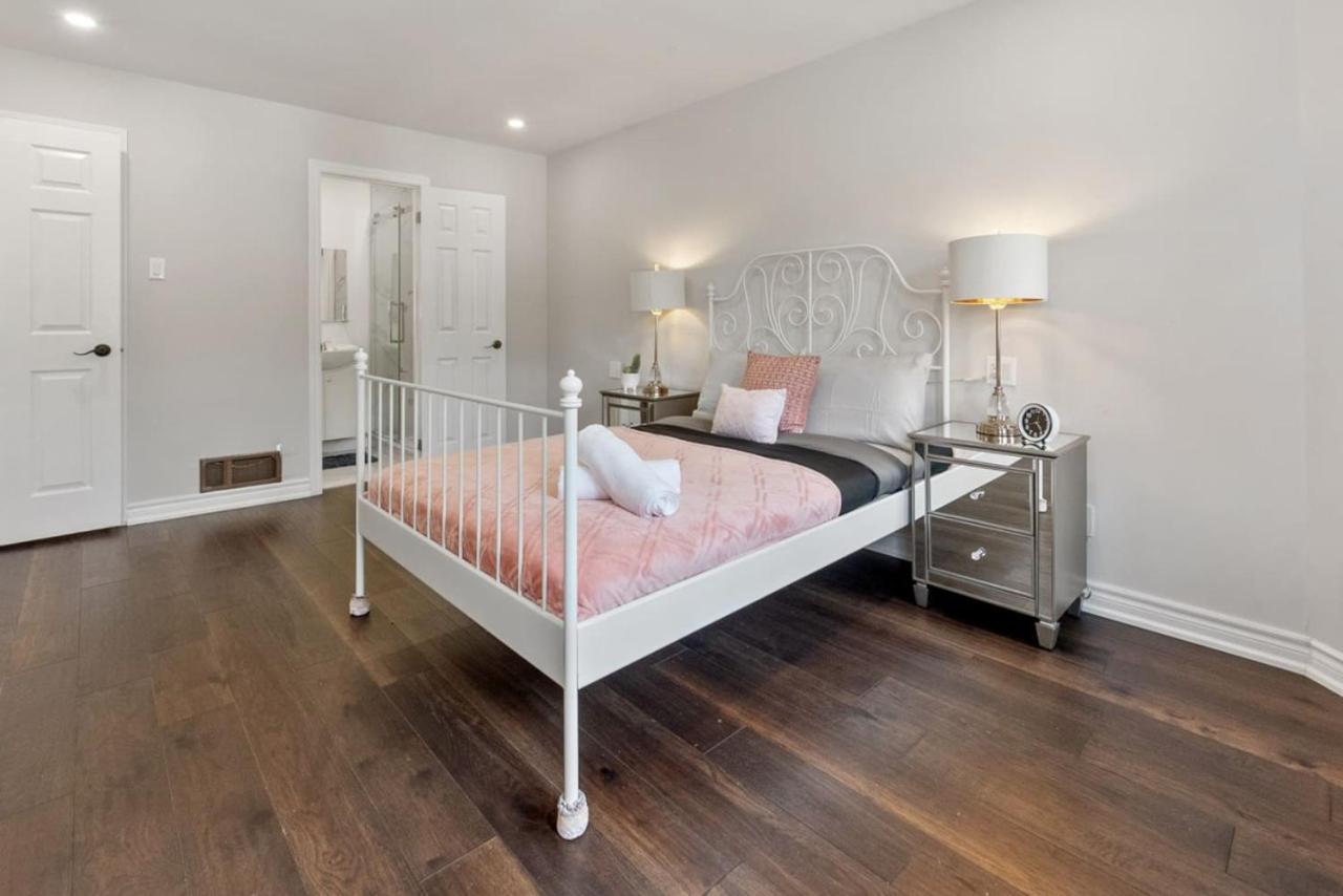 Modern 4BR Retreat with Premium Comforts and Parking