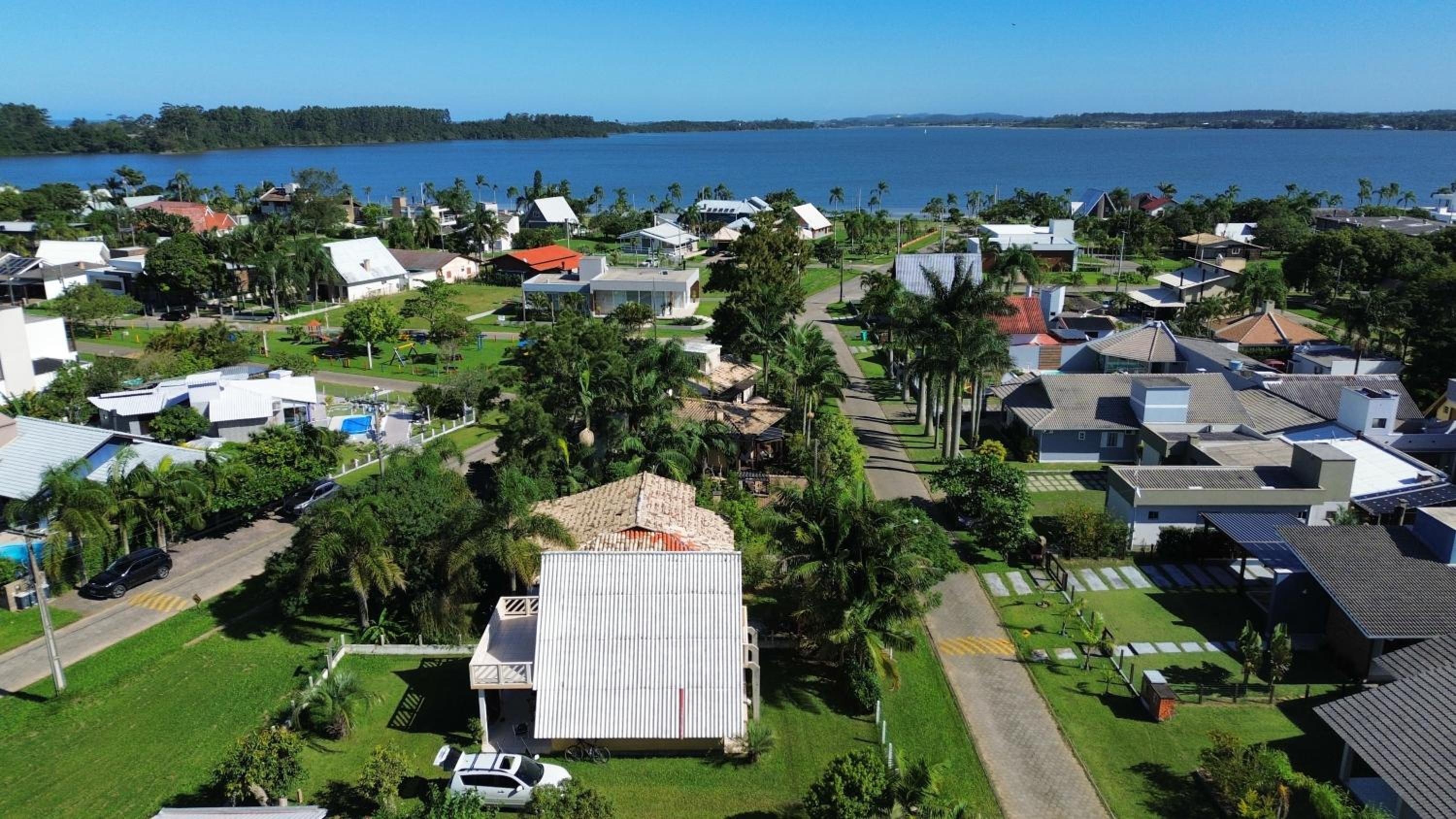 Chalé Condomínio Vila Suiça - Balneário Rincão
