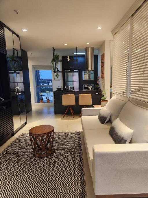 Loft com vista maravilhosa, no Barra Shopping