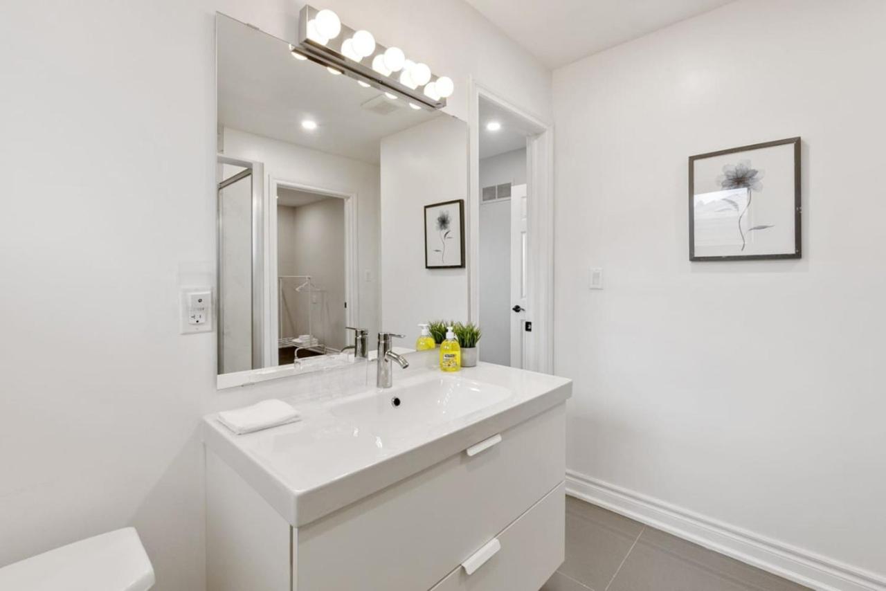 Modern 4BR Retreat with Premium Comforts and Parking