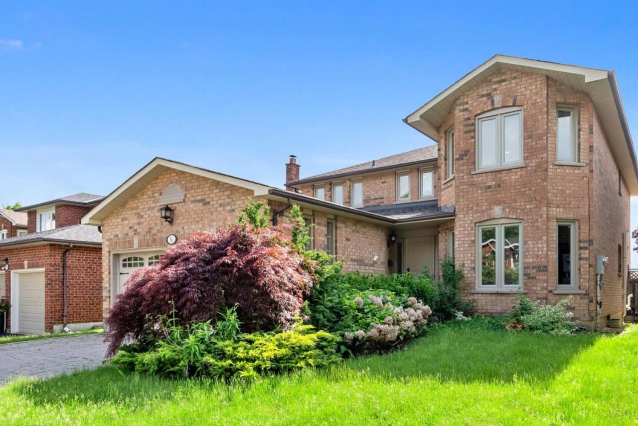 Modern 4BR Retreat with Premium Comforts and Parking