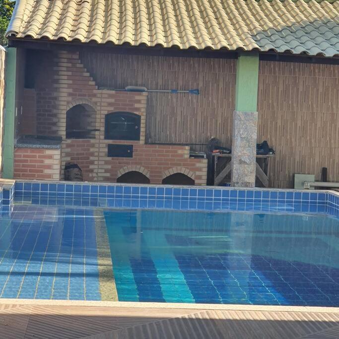 Pé na areia, água de coco, mar!