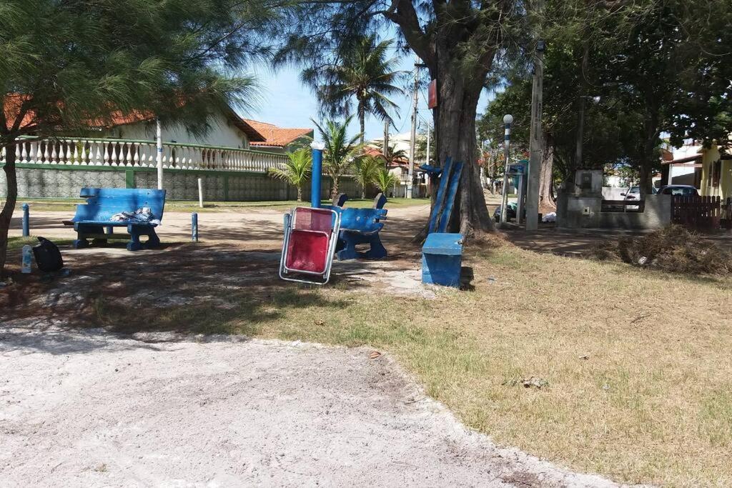Pé na areia, água de coco, mar!