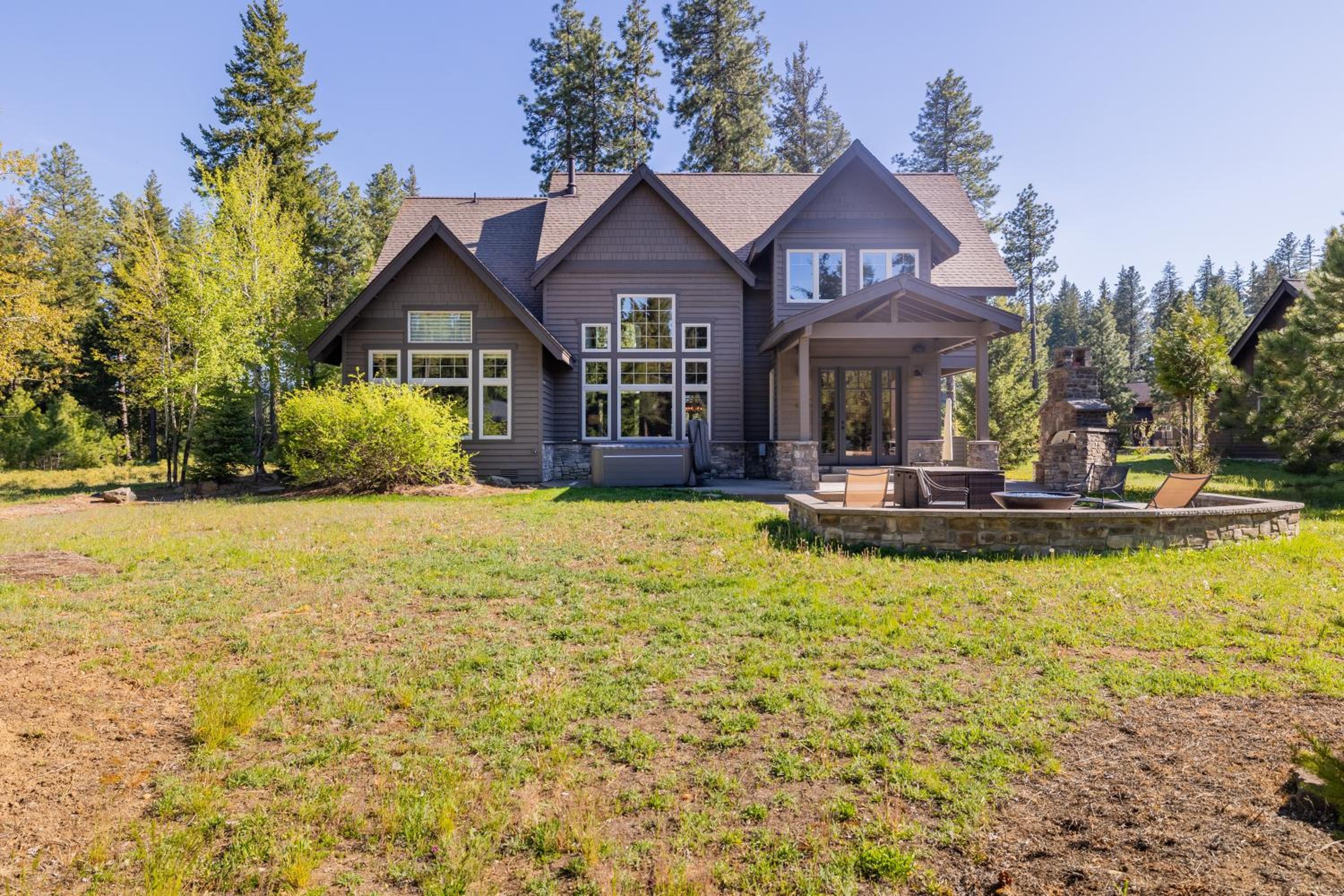 Craftsman Lodge on Rope Rider Golf Course - Hot Tub, Fireplaces, & Mountain Views view 4