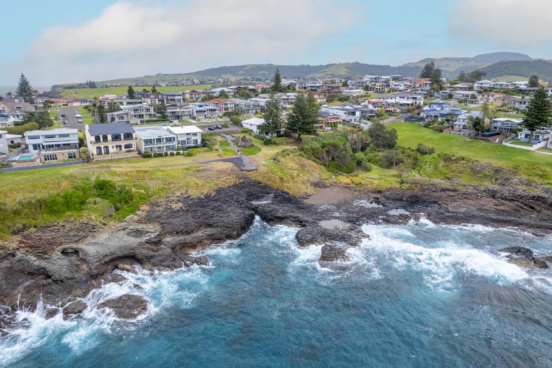 Clifftop Luxury with Pool
