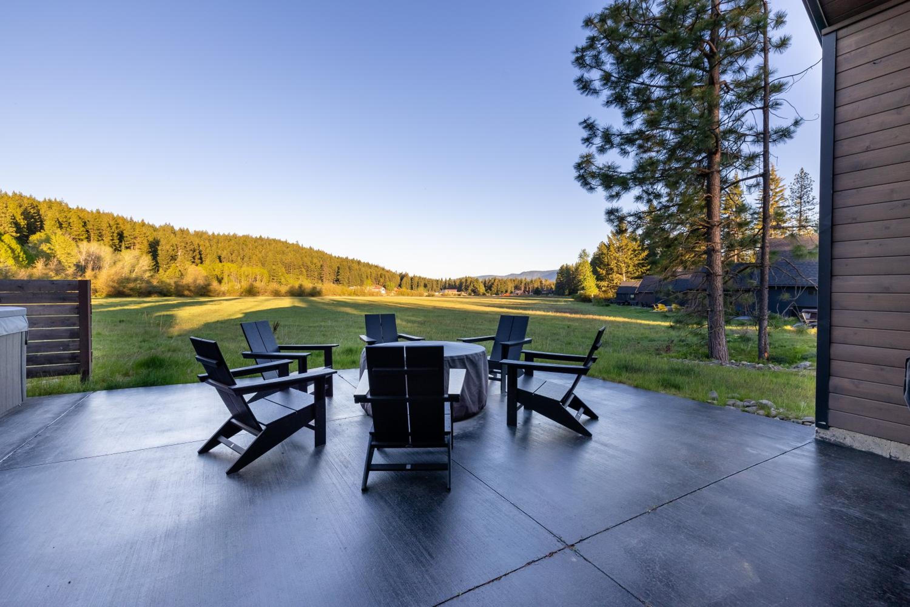 Luxury Cabin in Suncadia - Sleeps 12, Hot Tub, and Wildlife Views! view 4