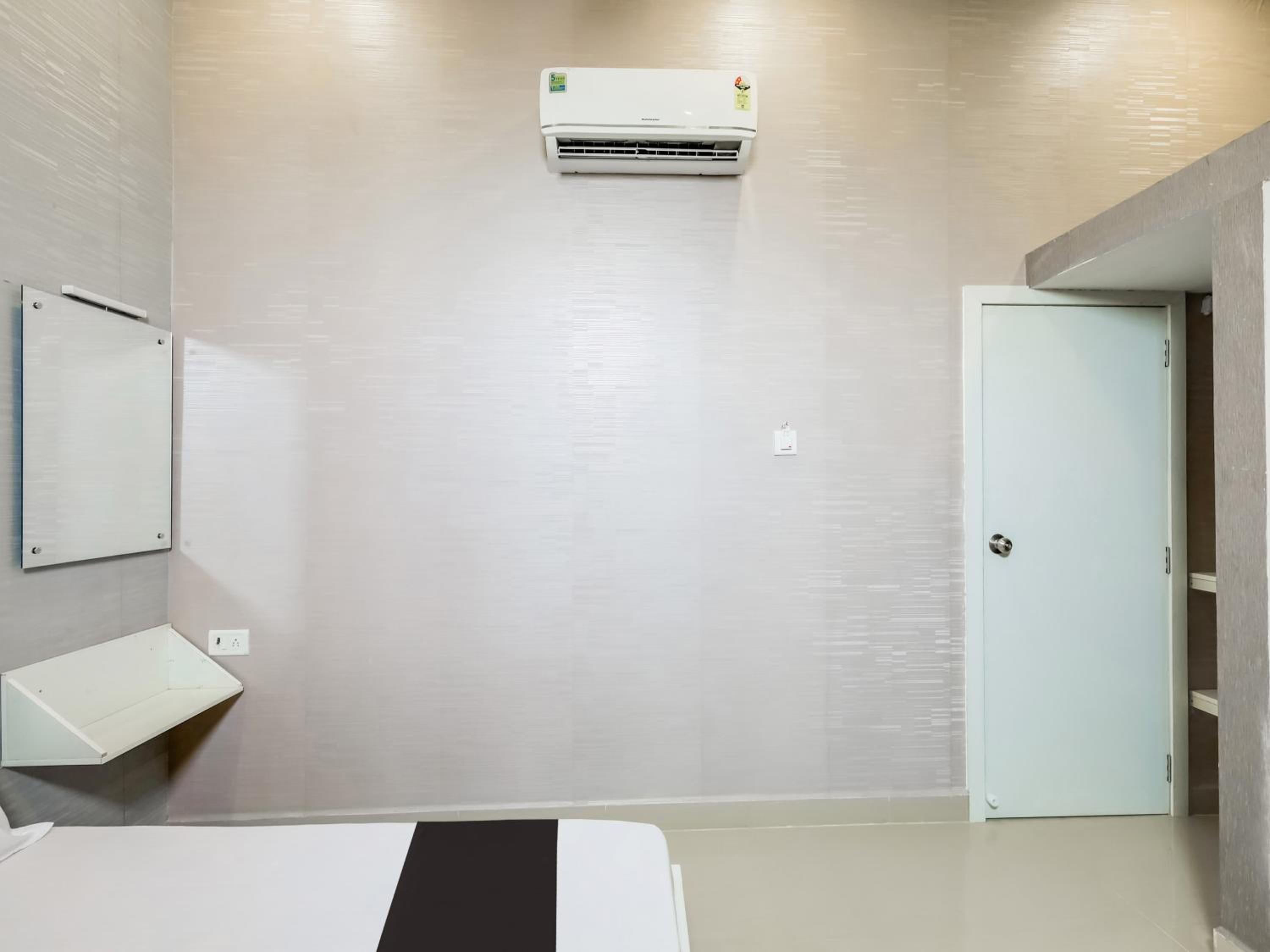 Hotel O Le Hayat Residency