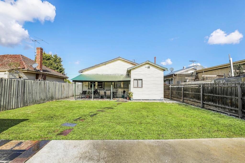 Spacious Urban Delight in Coburg