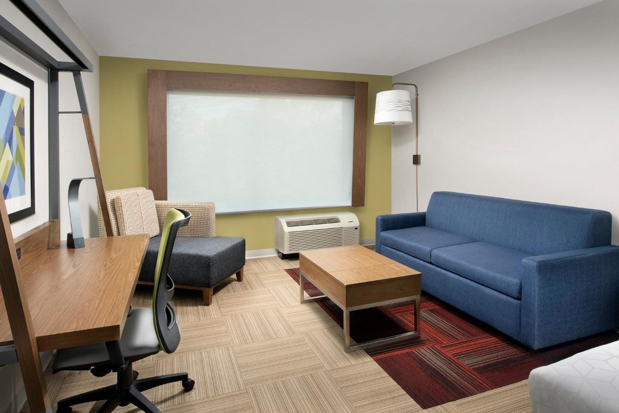 Kingsland Vacations - Holiday Inn Express Suites Kingsland I-95-Naval Base Area, an IHG Hotel - Property Image 26
