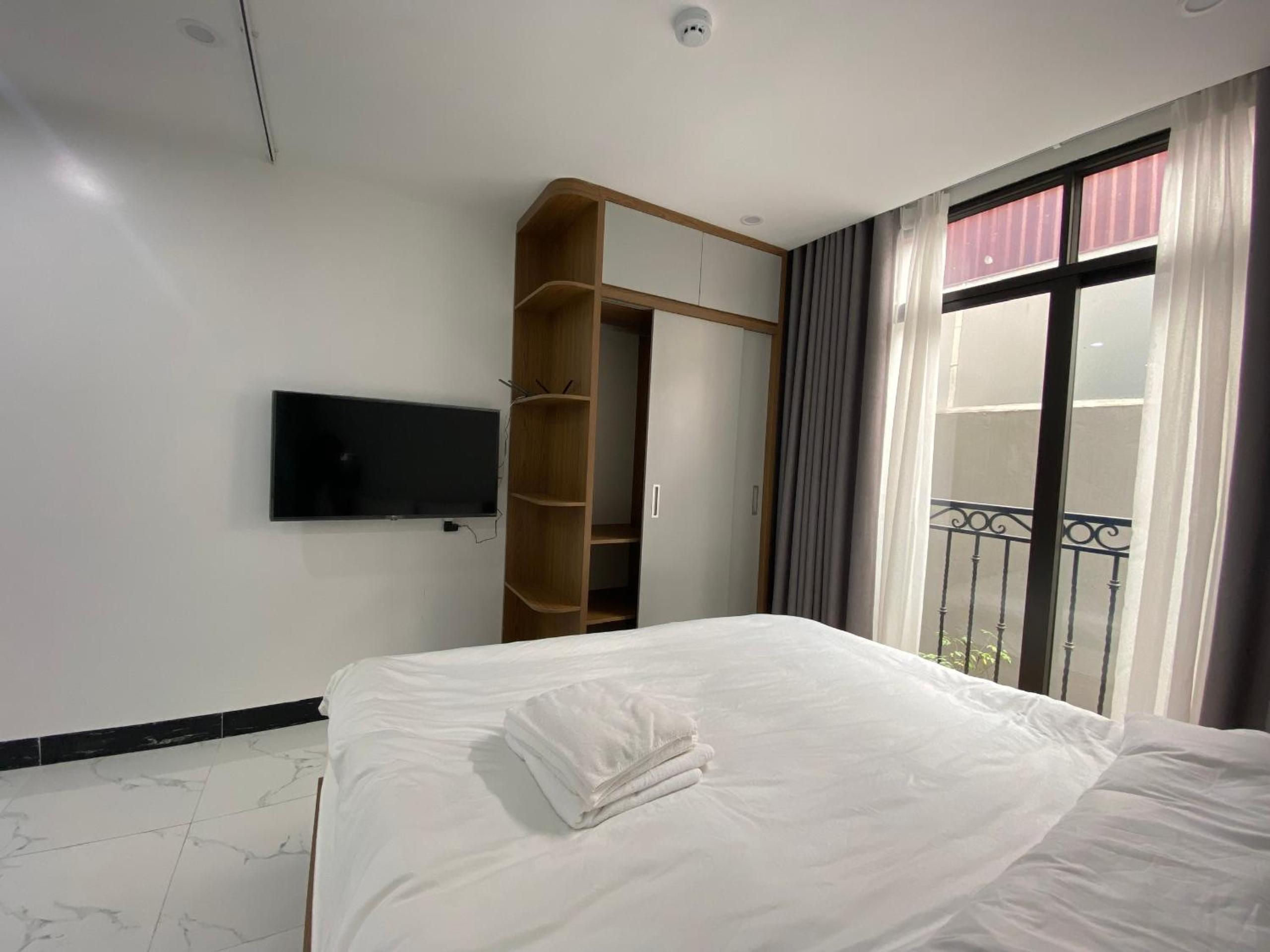 Lily Hometel - Confetti Apartment Nguyễn Công Trứ