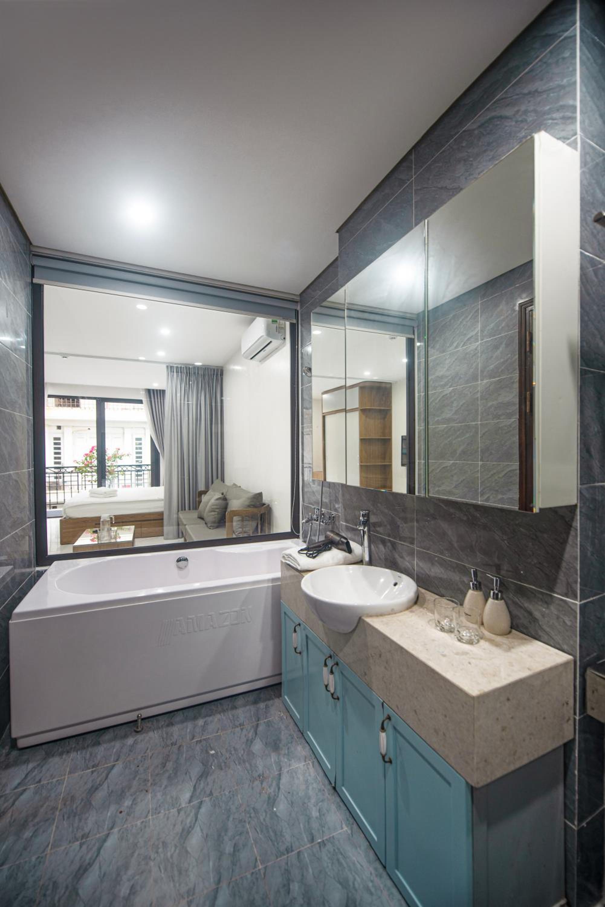 Lily Hometel - Confetti Apartment Nguyễn Công Trứ