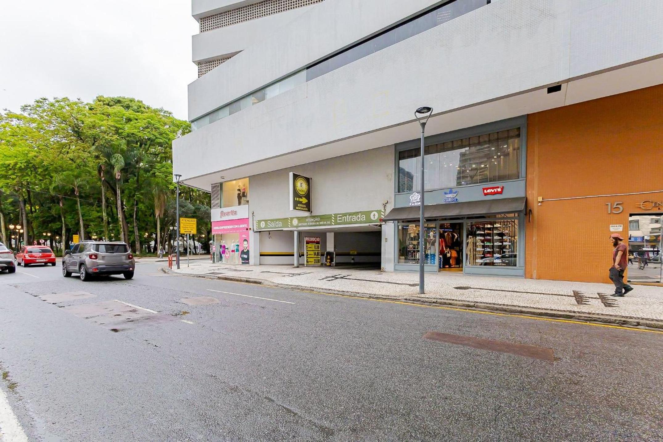Edifício Kwasisnki | Praça Osório | Curitiba | Gonzaga Stays