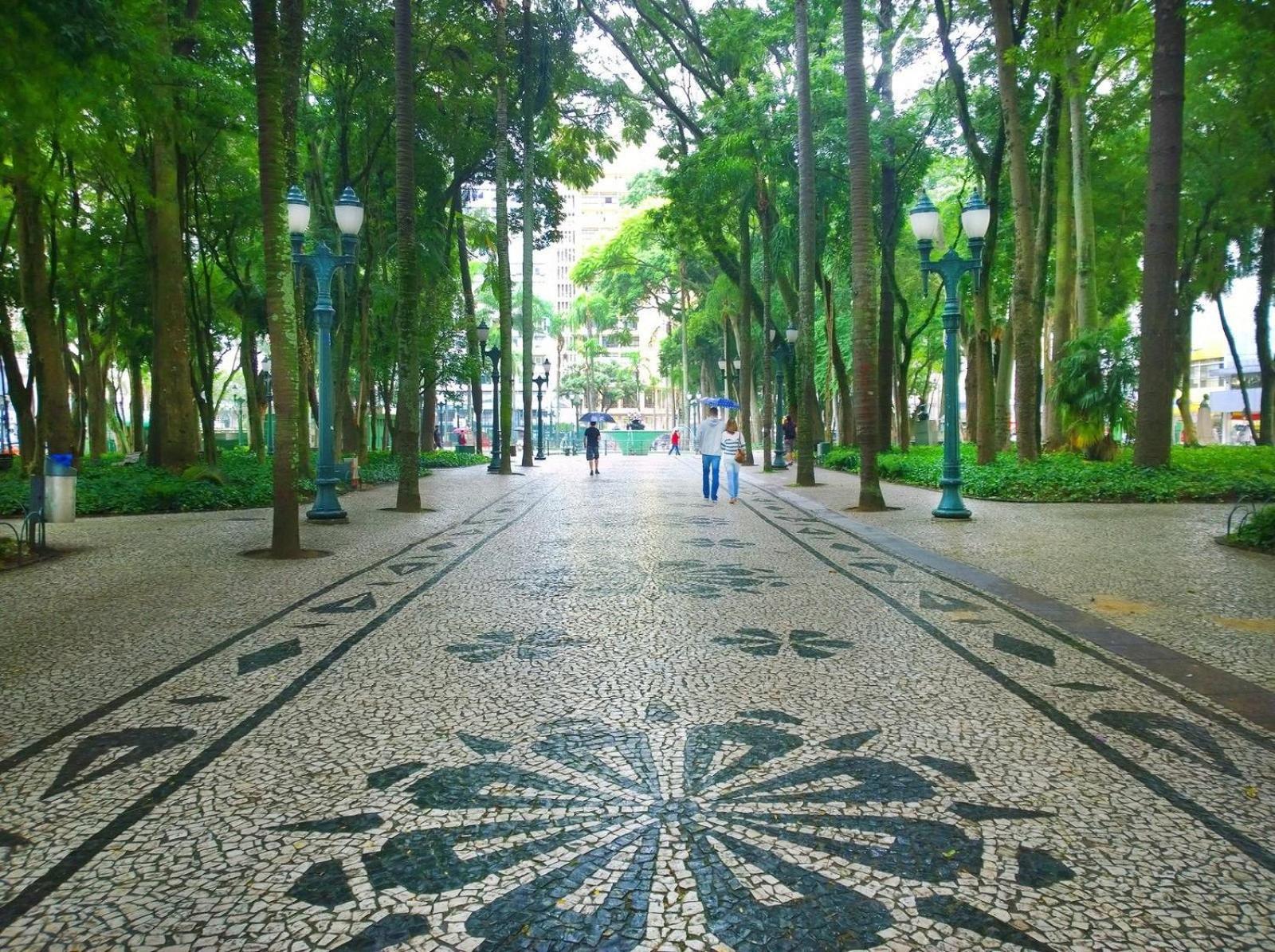 Edifício Kwasisnki | Praça Osório | Curitiba | Gonzaga Stays
