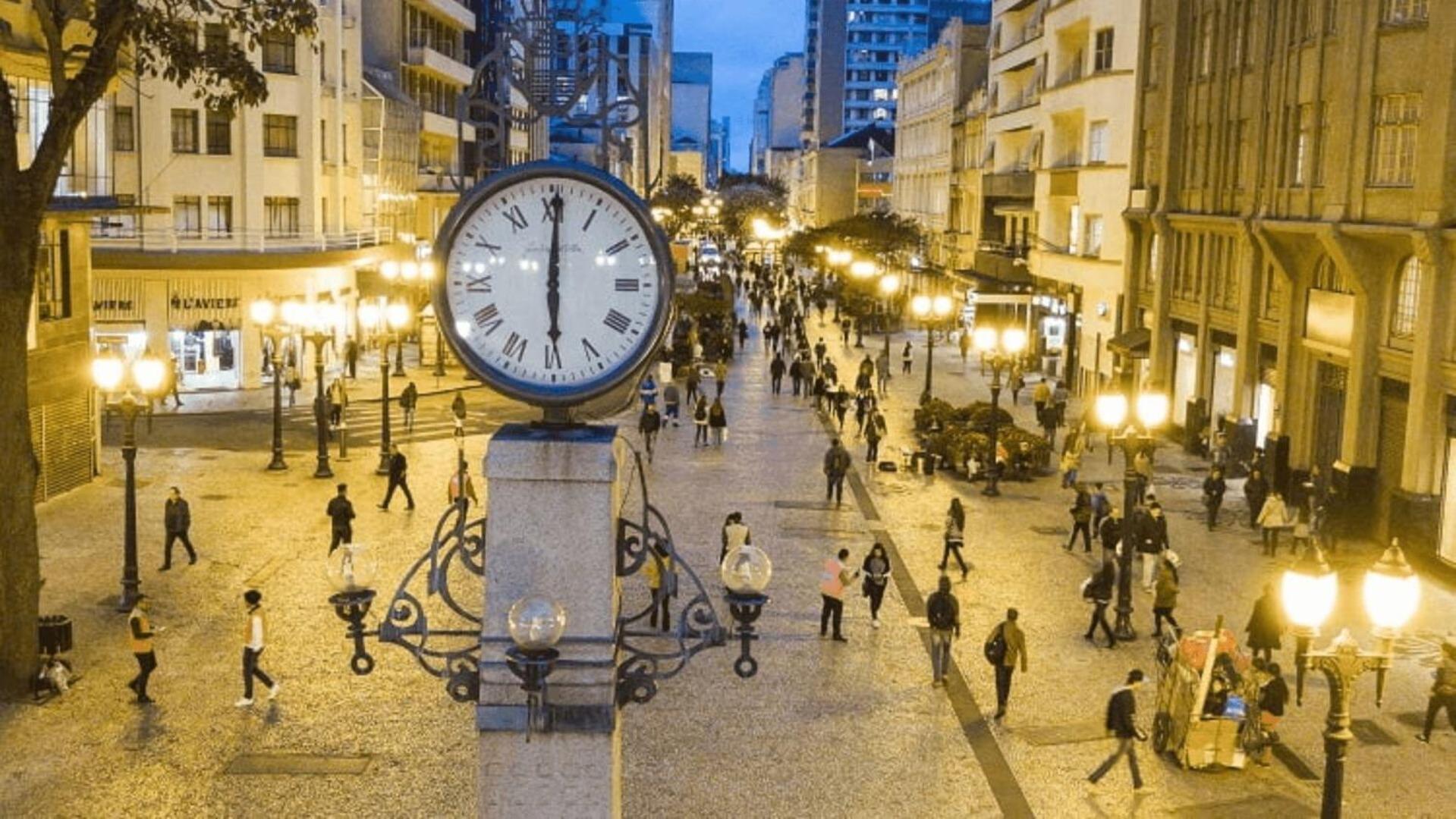 Edifício Kwasisnki | Praça Osório | Curitiba | Gonzaga Stays