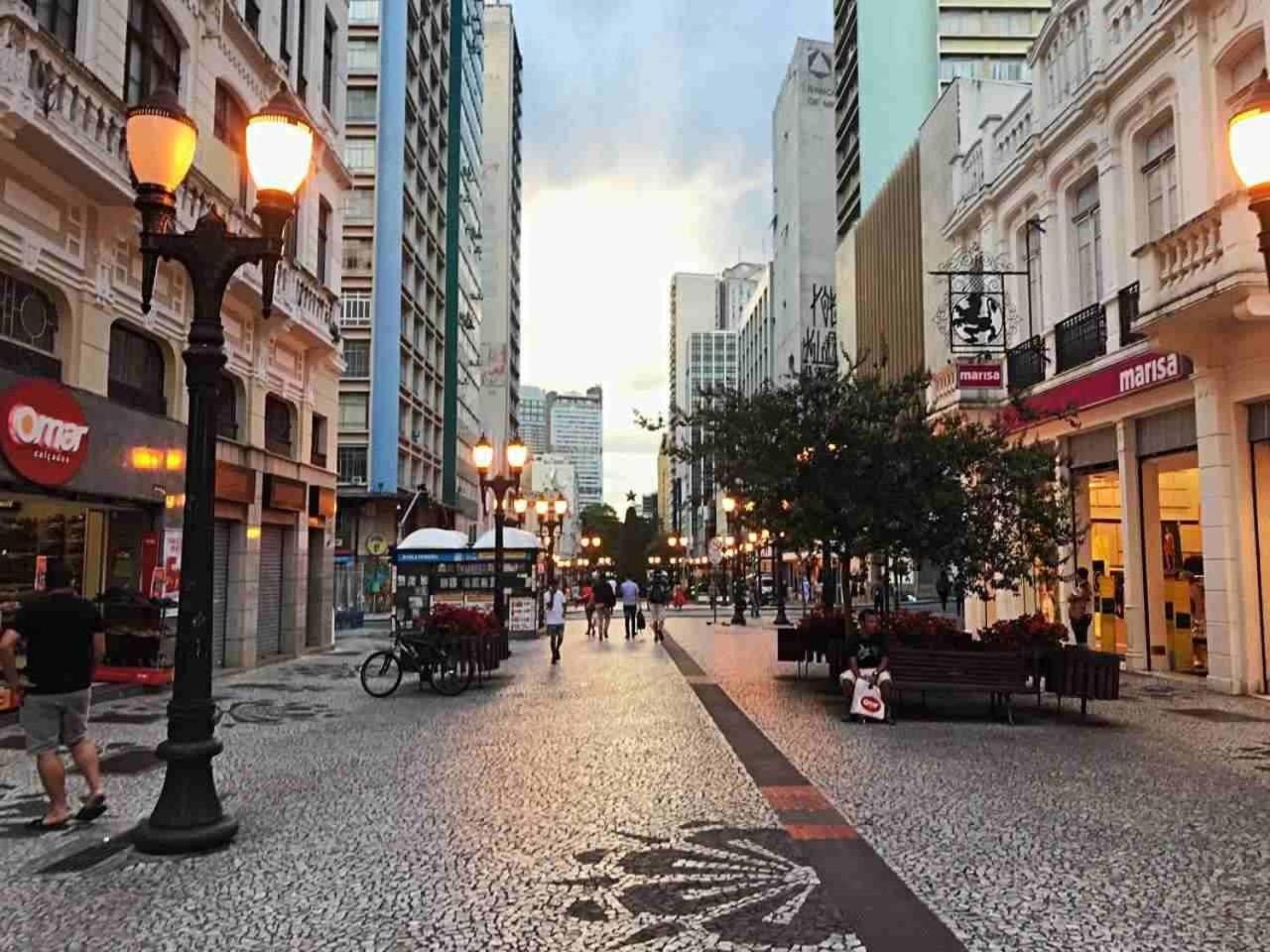 Edifício Kwasisnki | Praça Osório | Curitiba | Gonzaga Stays