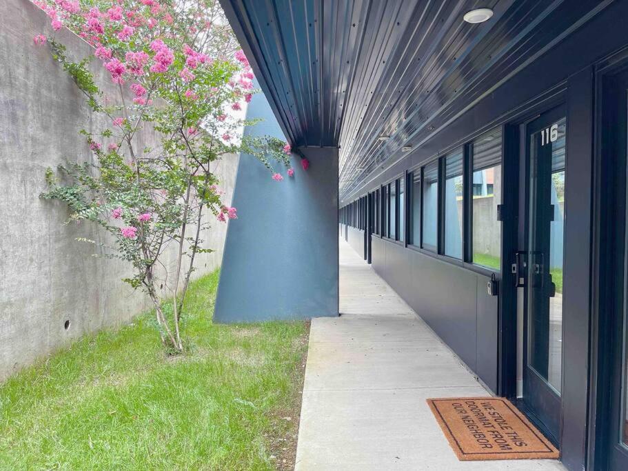 French Lavender Studio Close to Downtown view 3