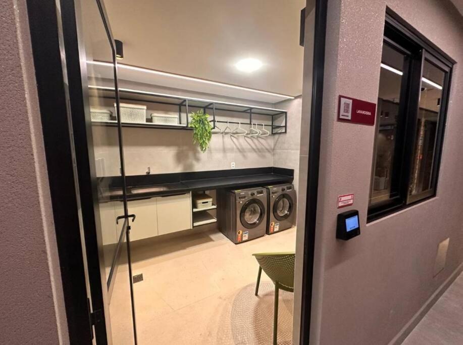 Apartamento quarto e sala a 260m da Praia