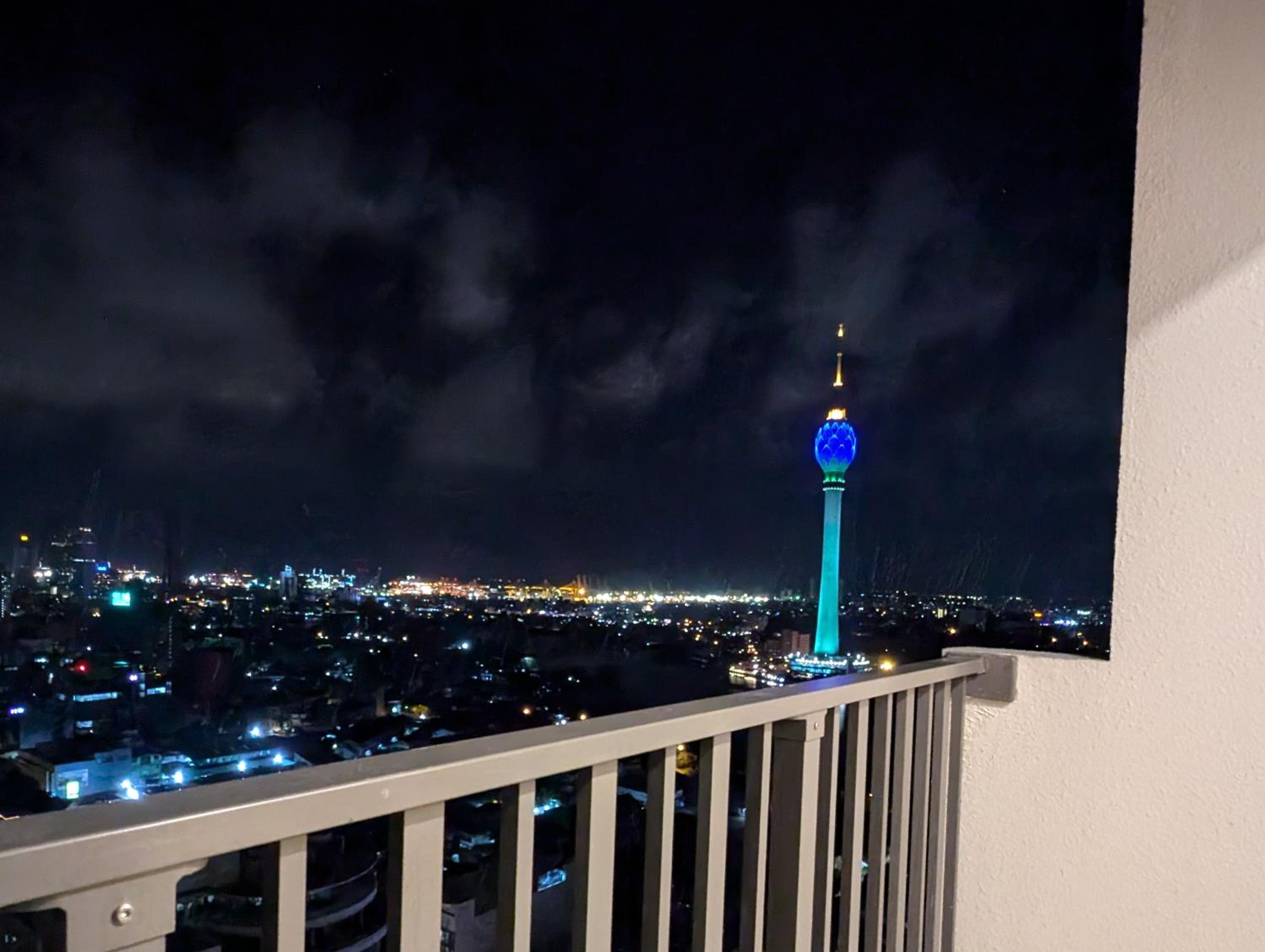 Manje's apartment in Trizen skyline, Union place view 3