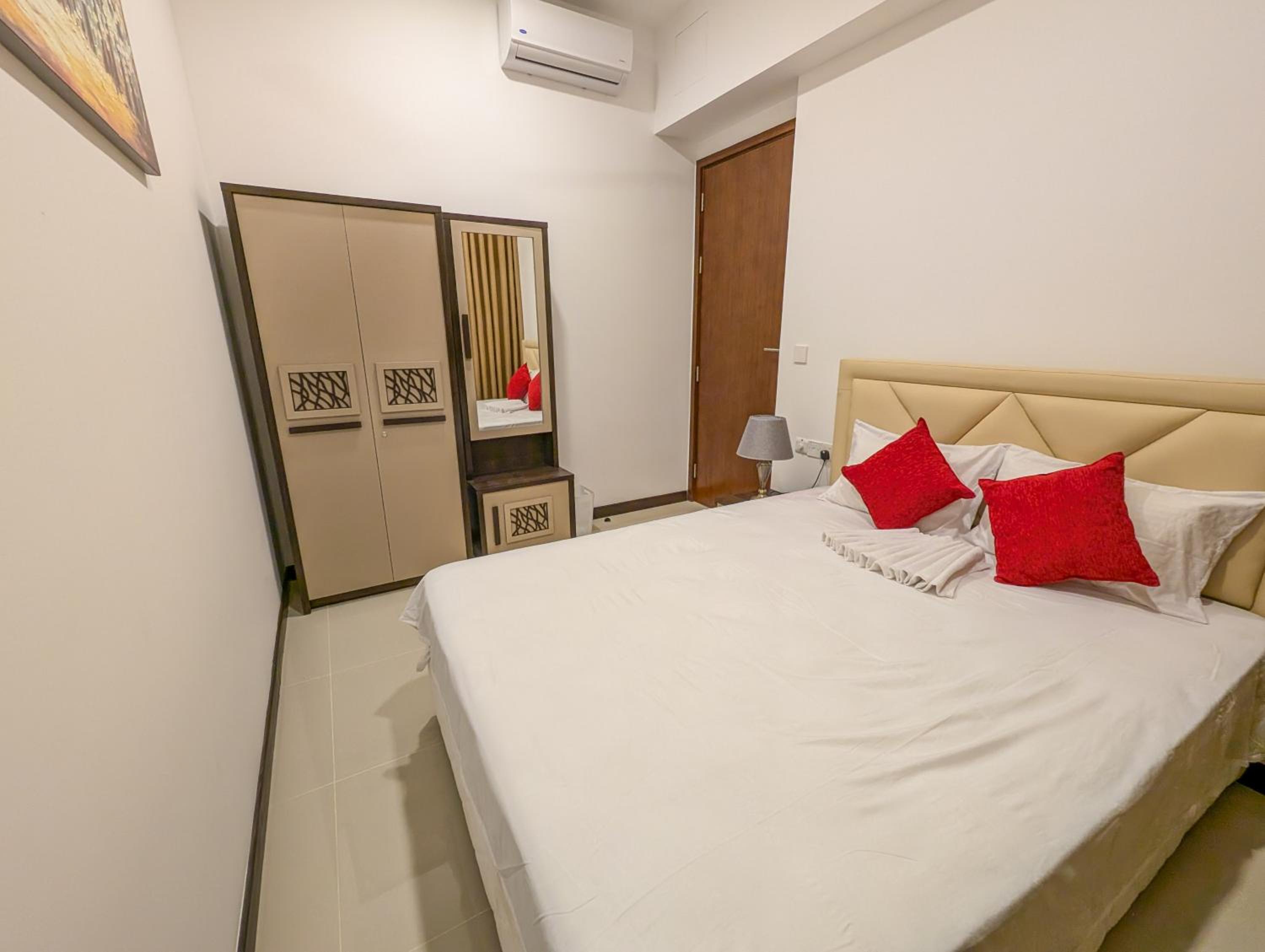 Manje's apartment in Trizen skyline, Union place view 5