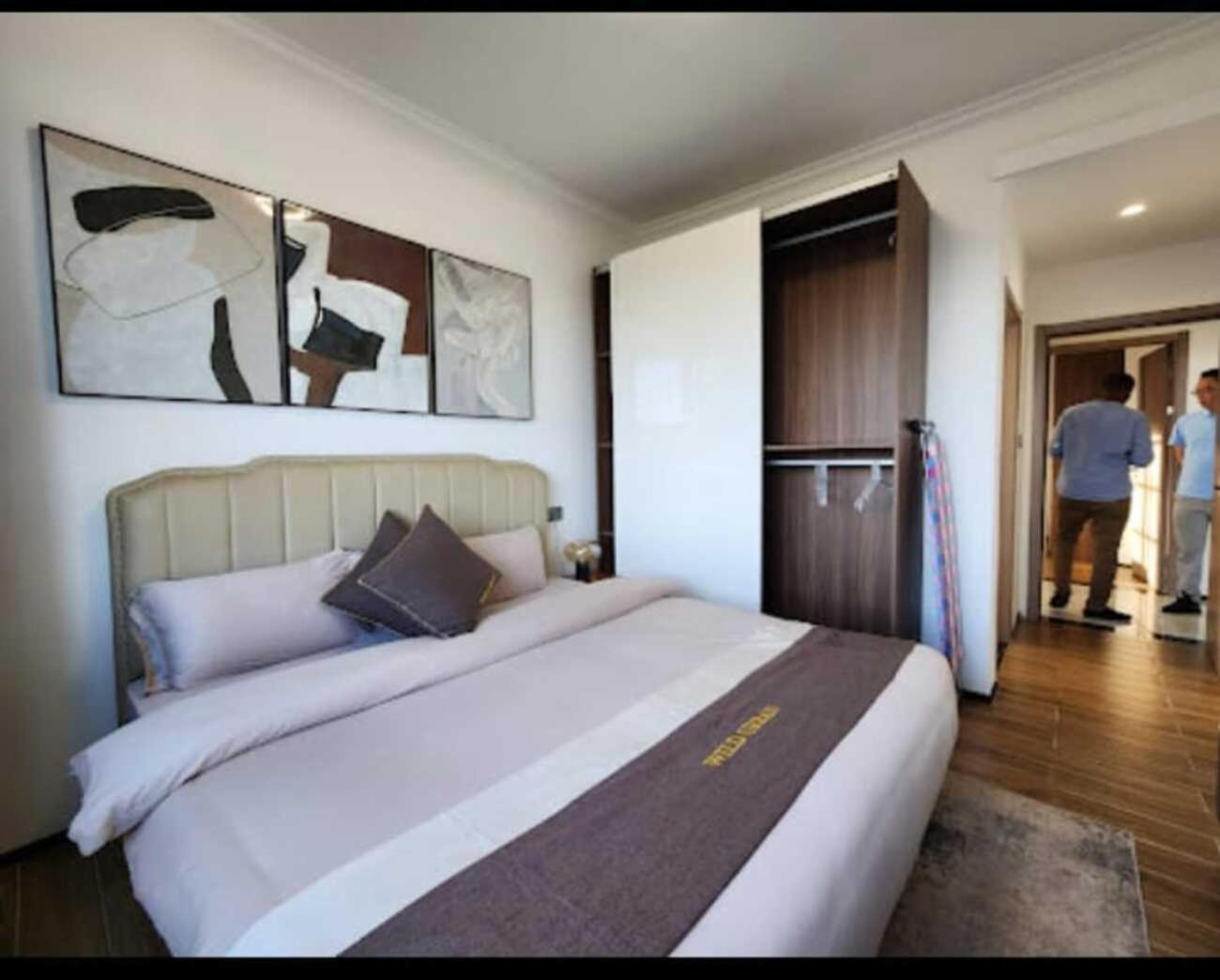 EXUISITE LUXURY