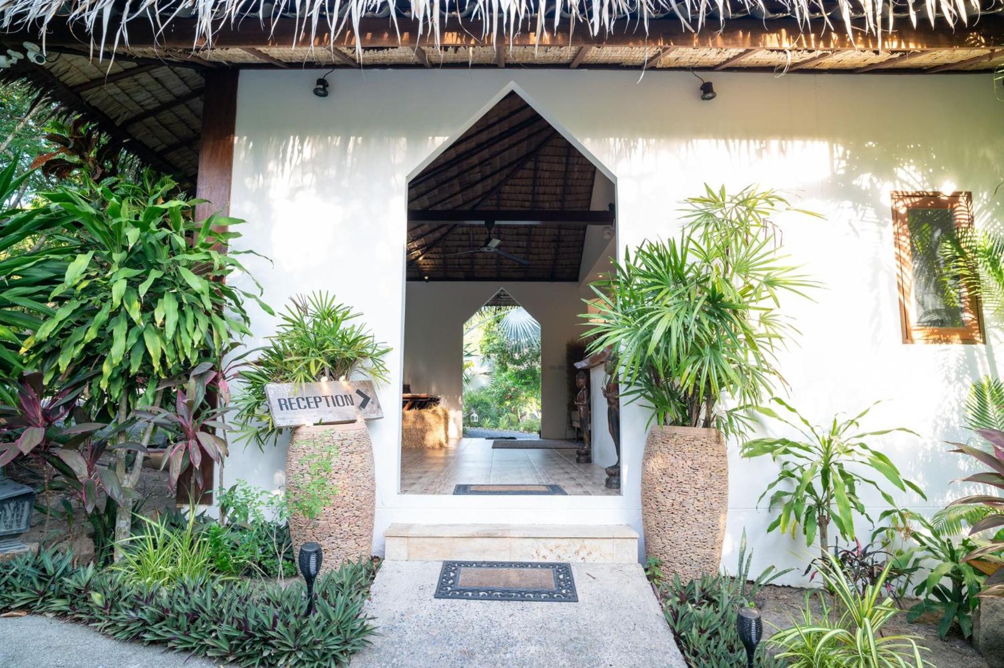 Tropical Season Villa Resort