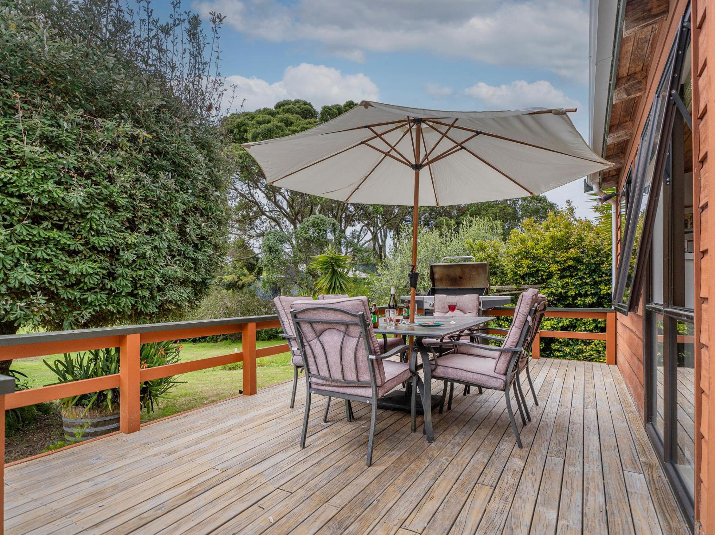 Sea Breeze Bach - Pauanui Holiday Home view 5