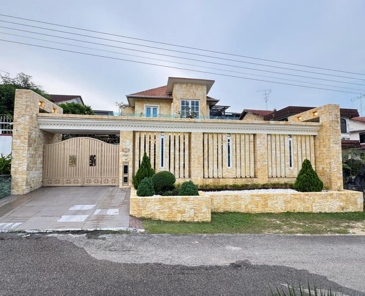 Melodies Castle Homestay