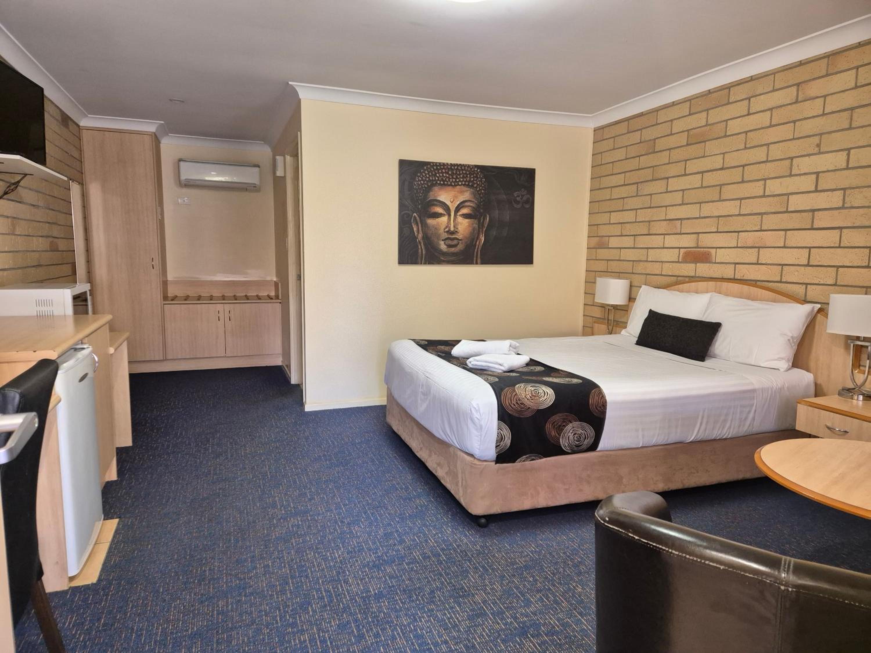 Cotswold Motor Inn