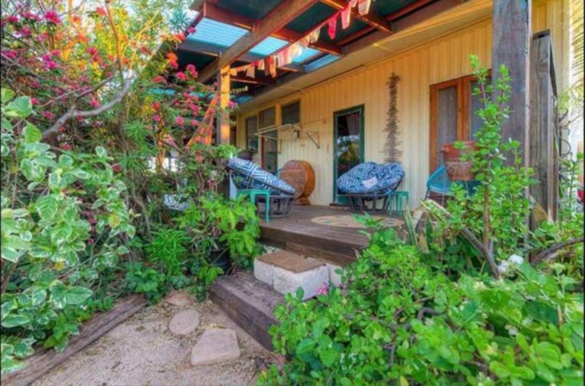 7 Jones Place - Sunrise Cottage