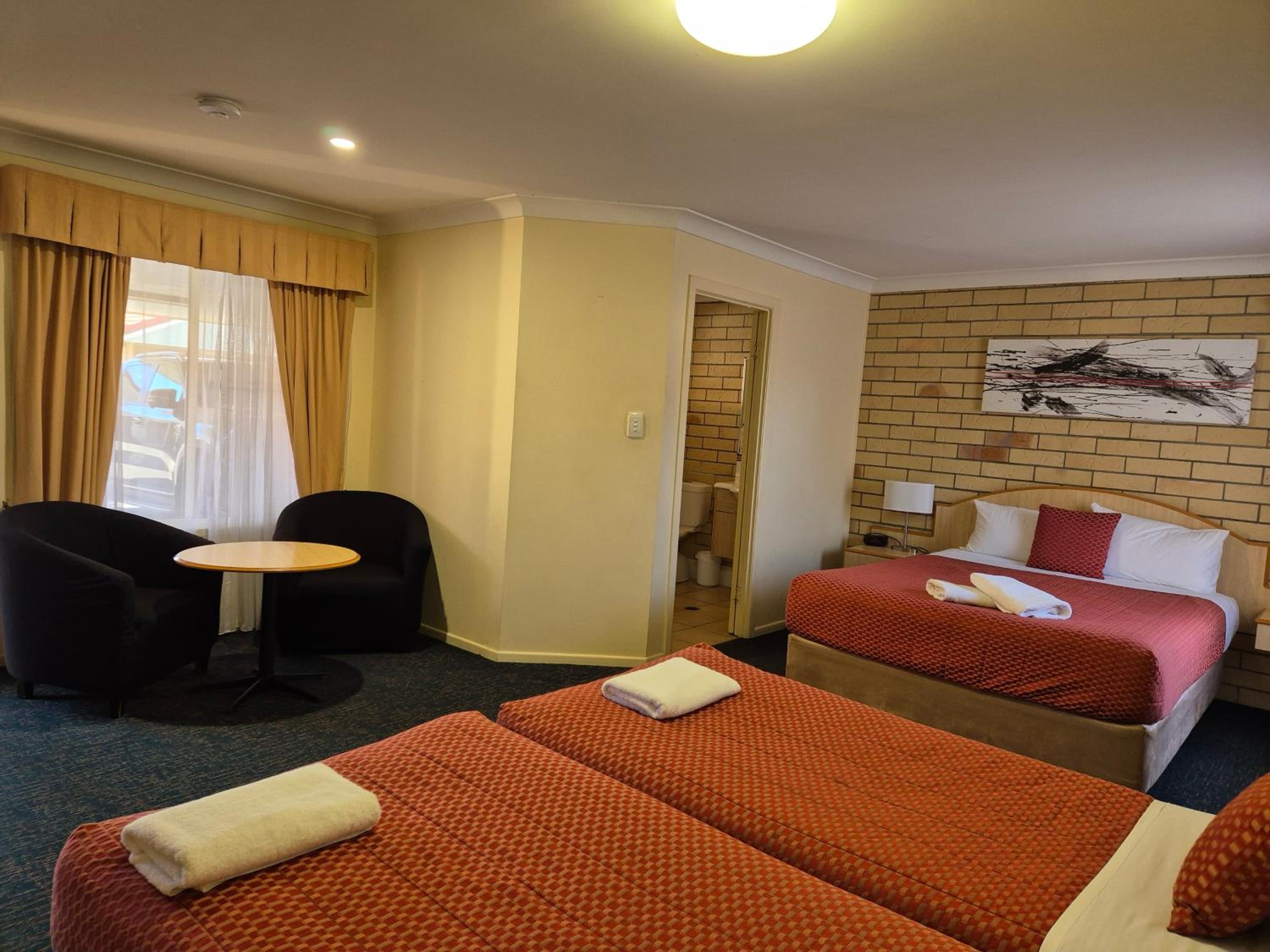 Cotswold Motor Inn