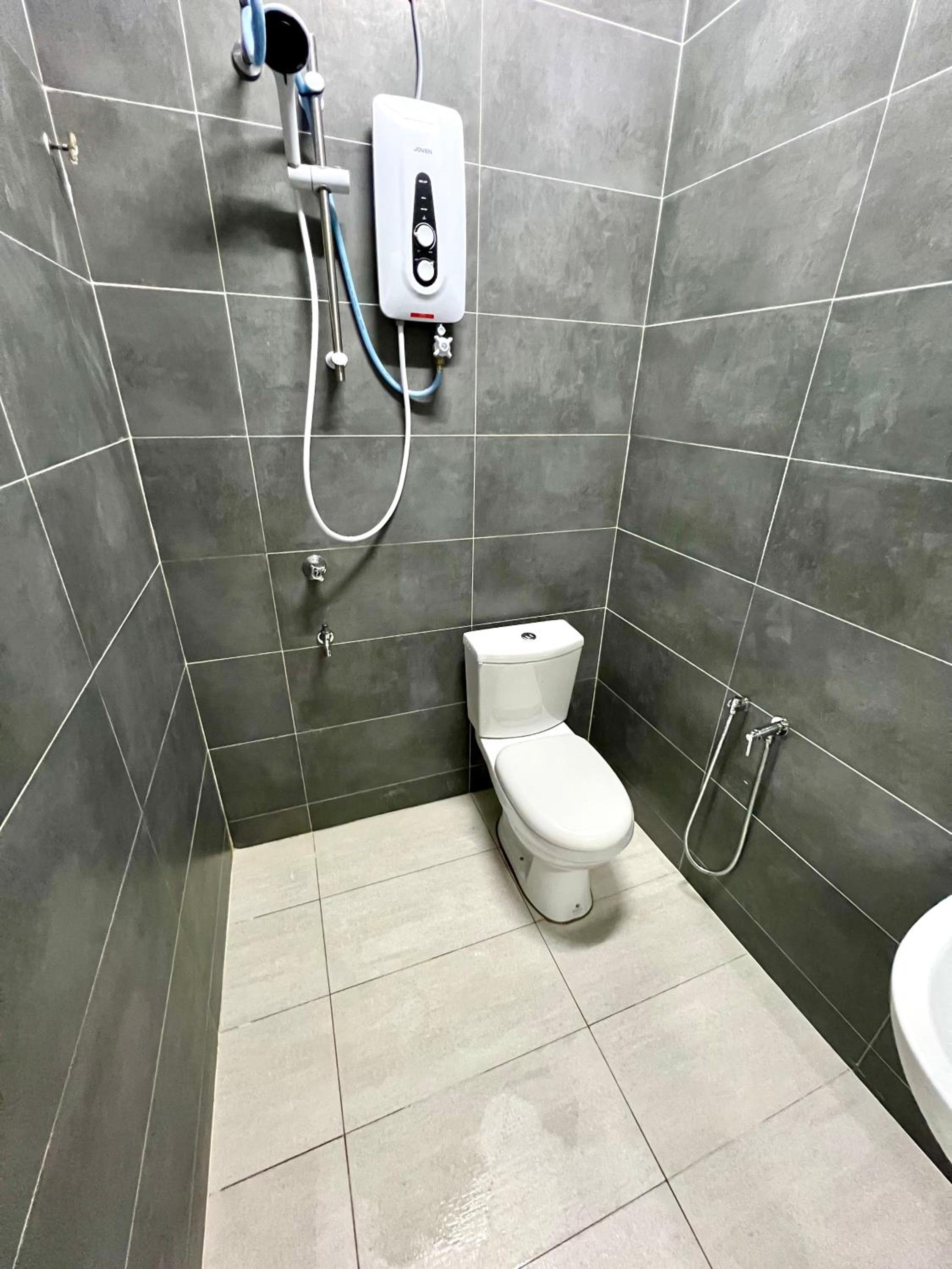 7STAY STUDIO at Kuala Terengganu for 2-4Pax -20min to MayangMall-Drawbridge-PasarPayang