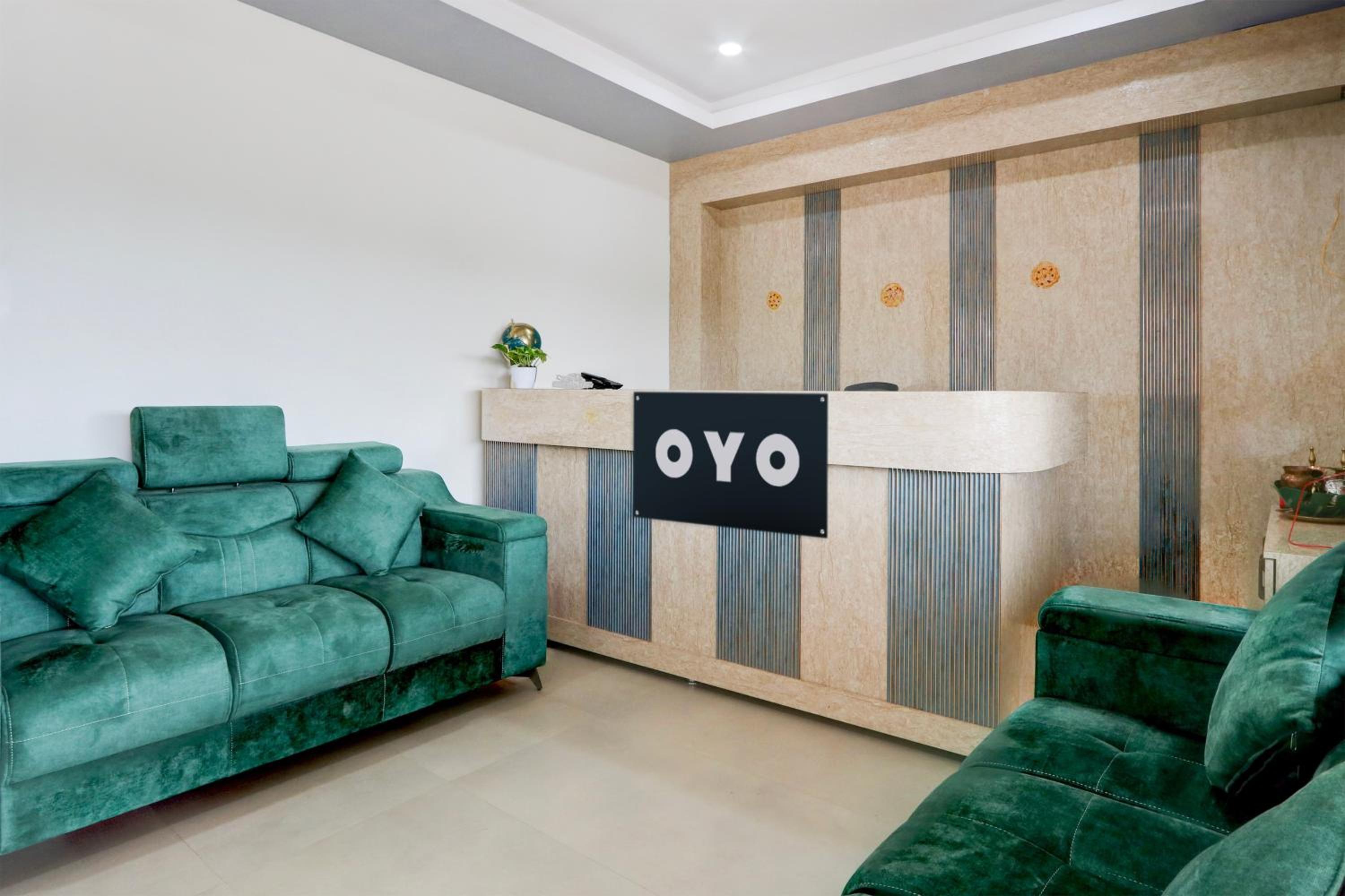 Lobby & Reception