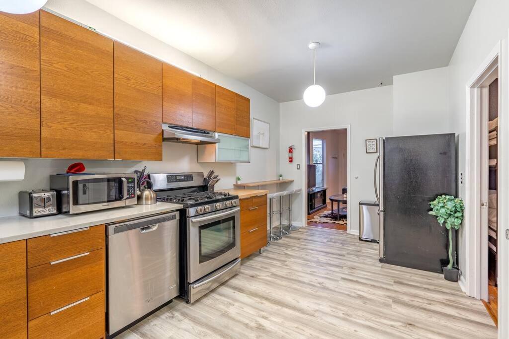 Miscellaneous Market Vacations - Stay Portland Collection - Enchanting Old Portland Home - 92 WalkScore - Property Image 5