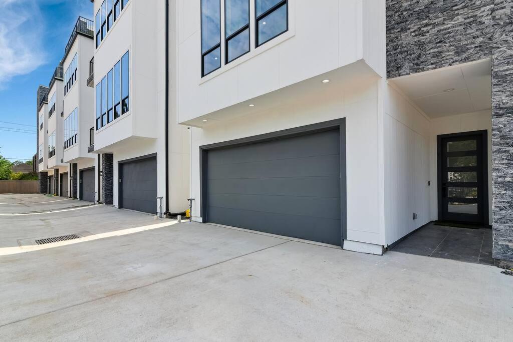 Newly Constructed Winsome Village - A Galleria Area