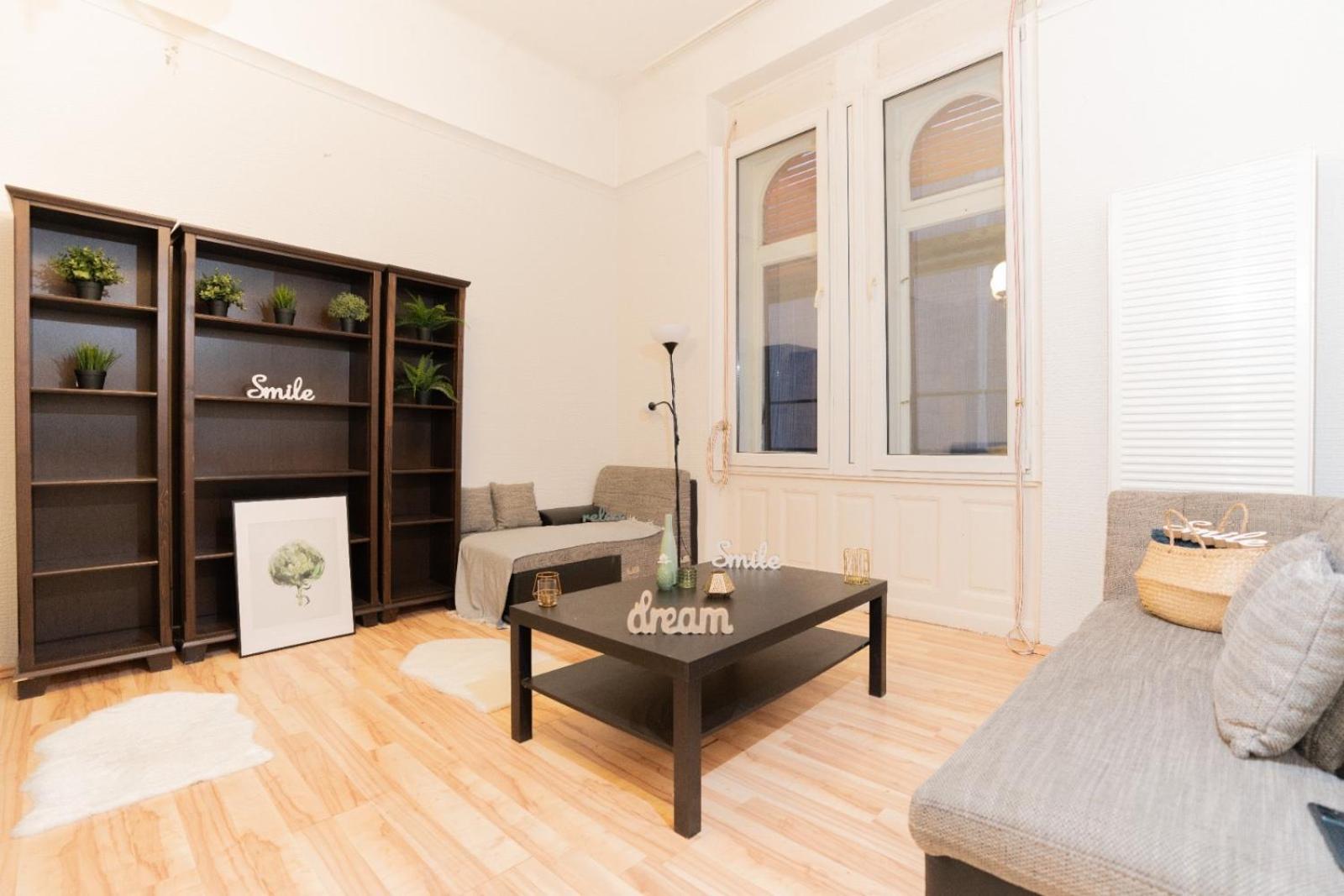 nice 5-room apartment in the heart of the city center near the synagogue view 2
