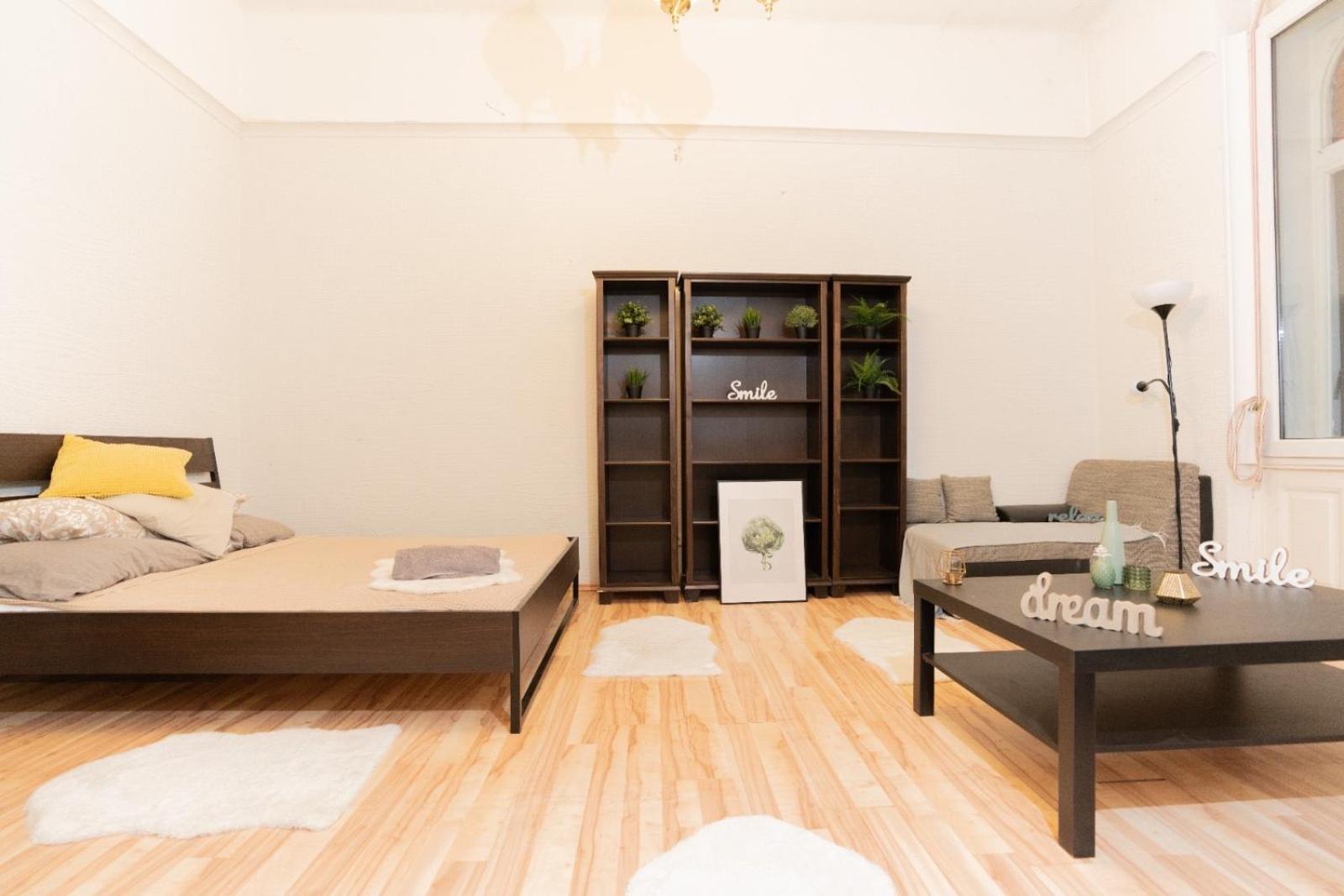 nice 5-room apartment in the heart of the city center near the synagogue view 4