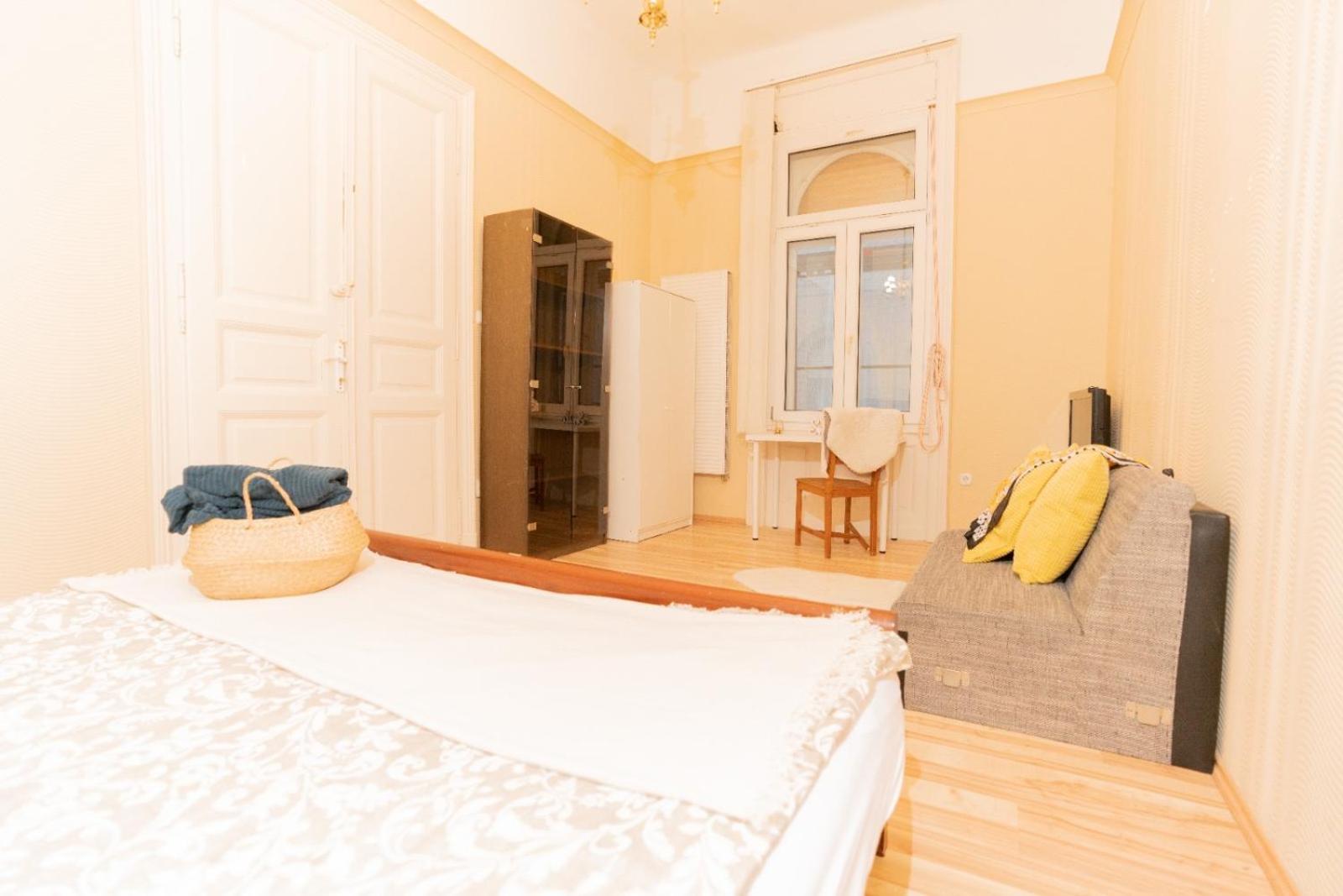 nice 5-room apartment in the heart of the city center near the synagogue view 5