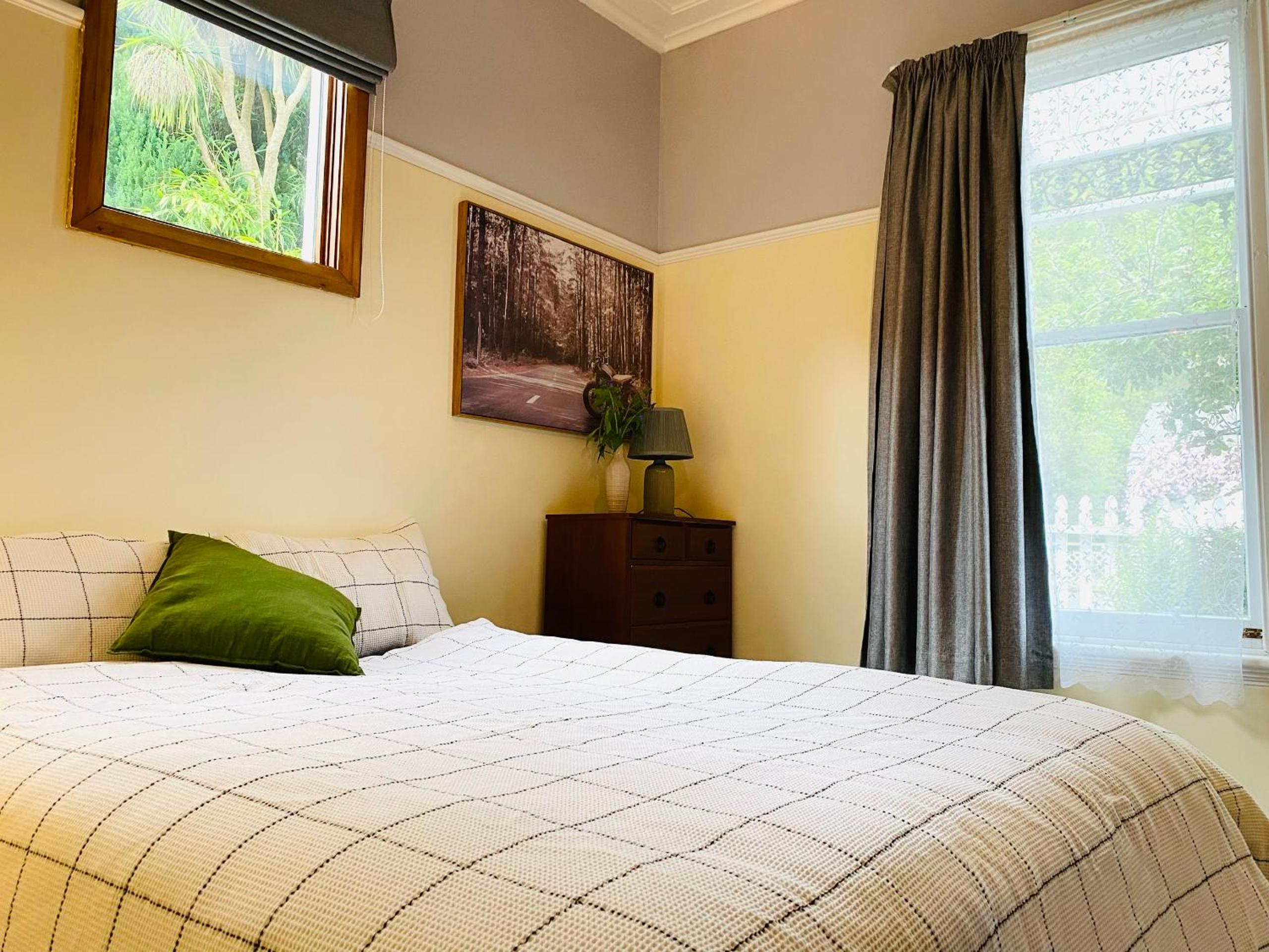 In Dunedin's Heart, Full House, Full Sun, Full Chill, Why Stay at a Hotel When You Can Afford an Entire House