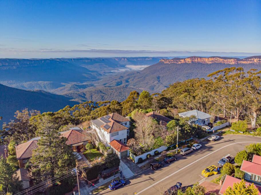Dalia's Blue Mountain Retreat