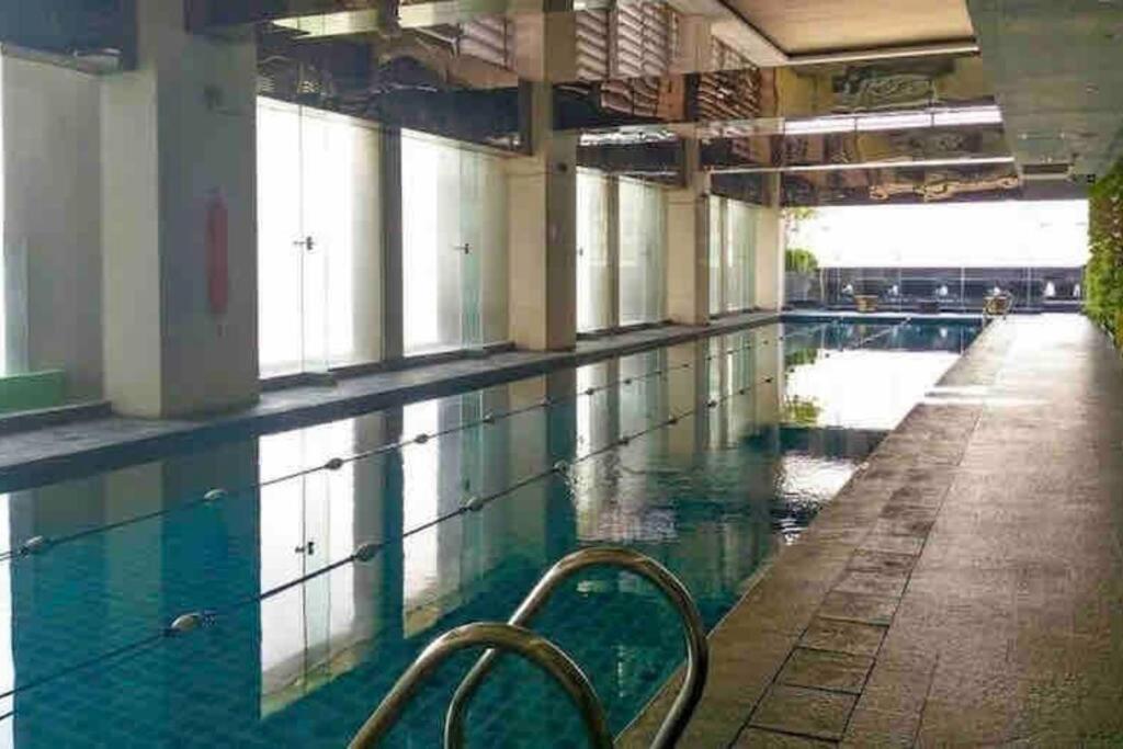 66F 1 BR Penthouse with 2 Balconies Panoramic View view 5