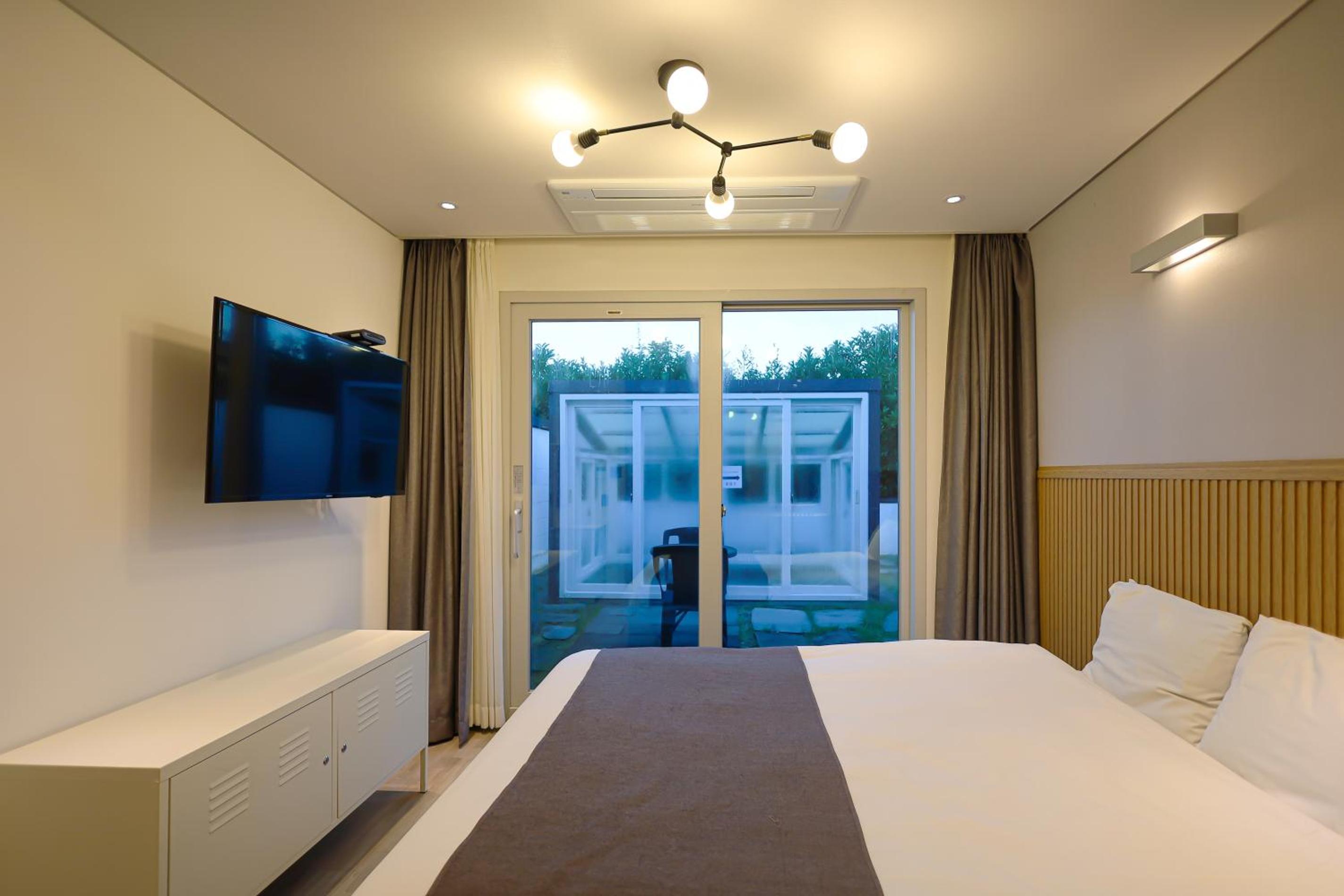 Pool and Villa Sorang
