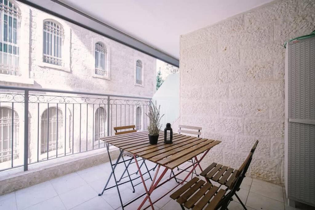 Harav Kuk Modern Apartments By Nimizz view 3