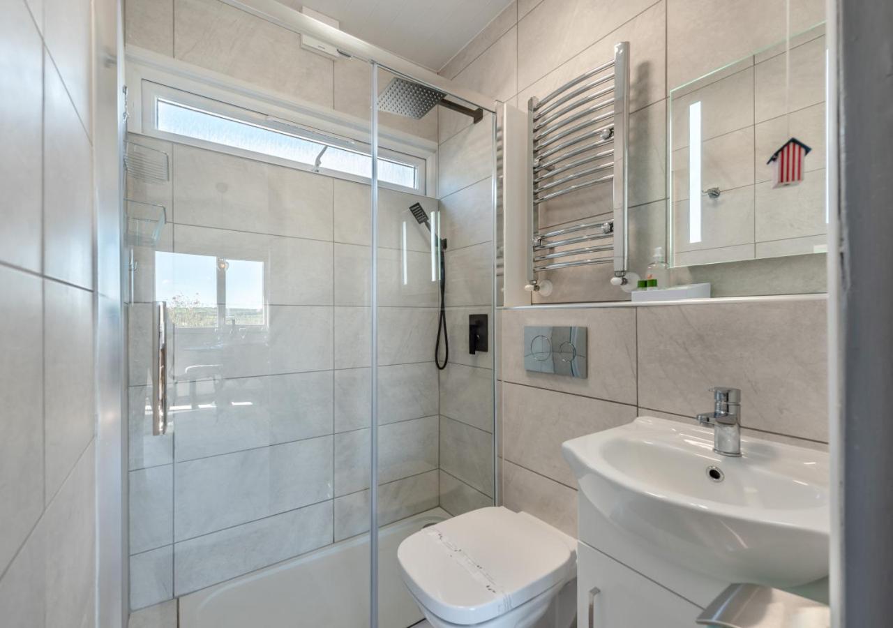 2 Bed in Llangain oc-g30185
