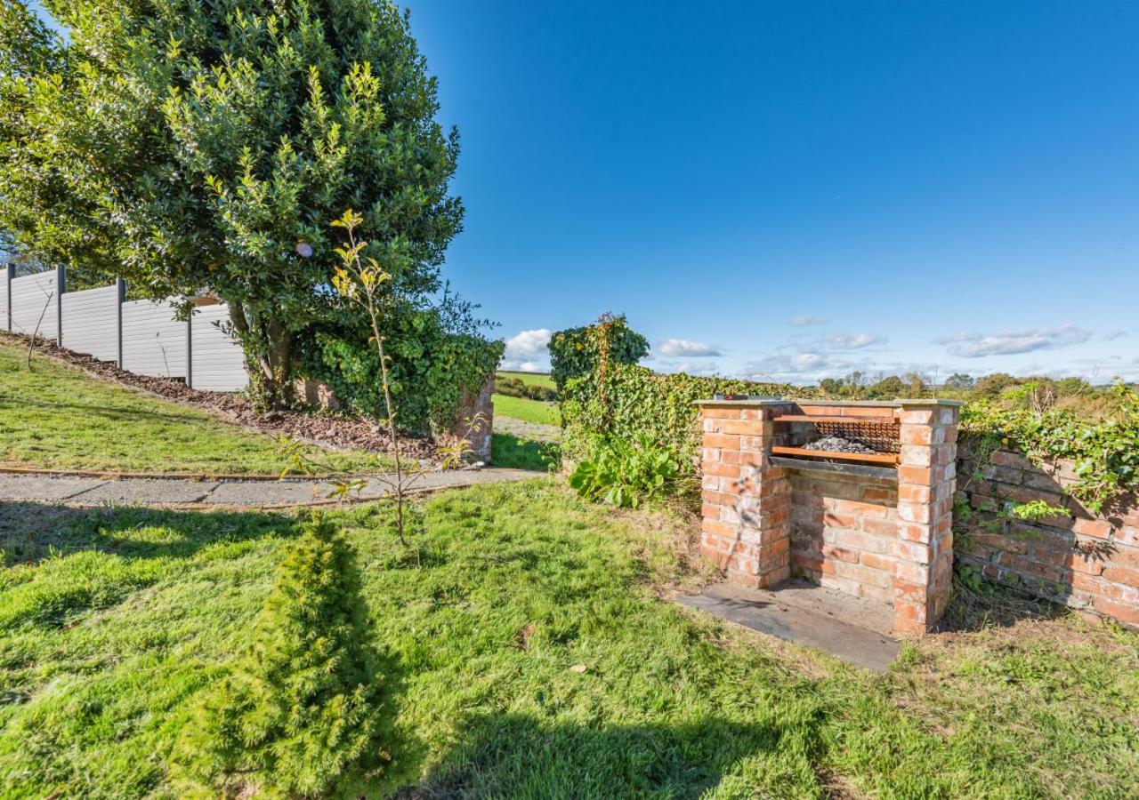 2 Bed in Llangain oc-g30185
