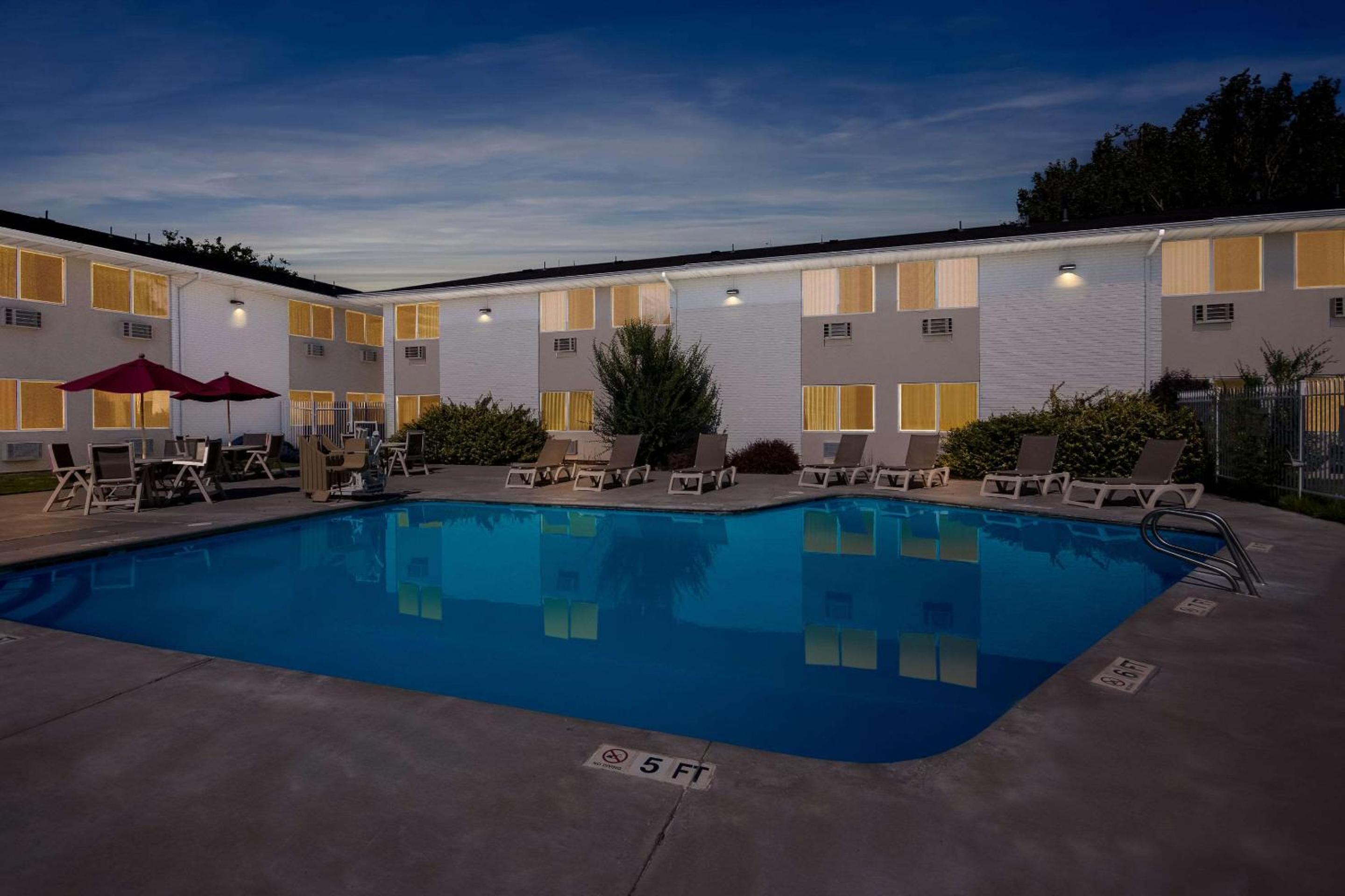 Econo Lodge