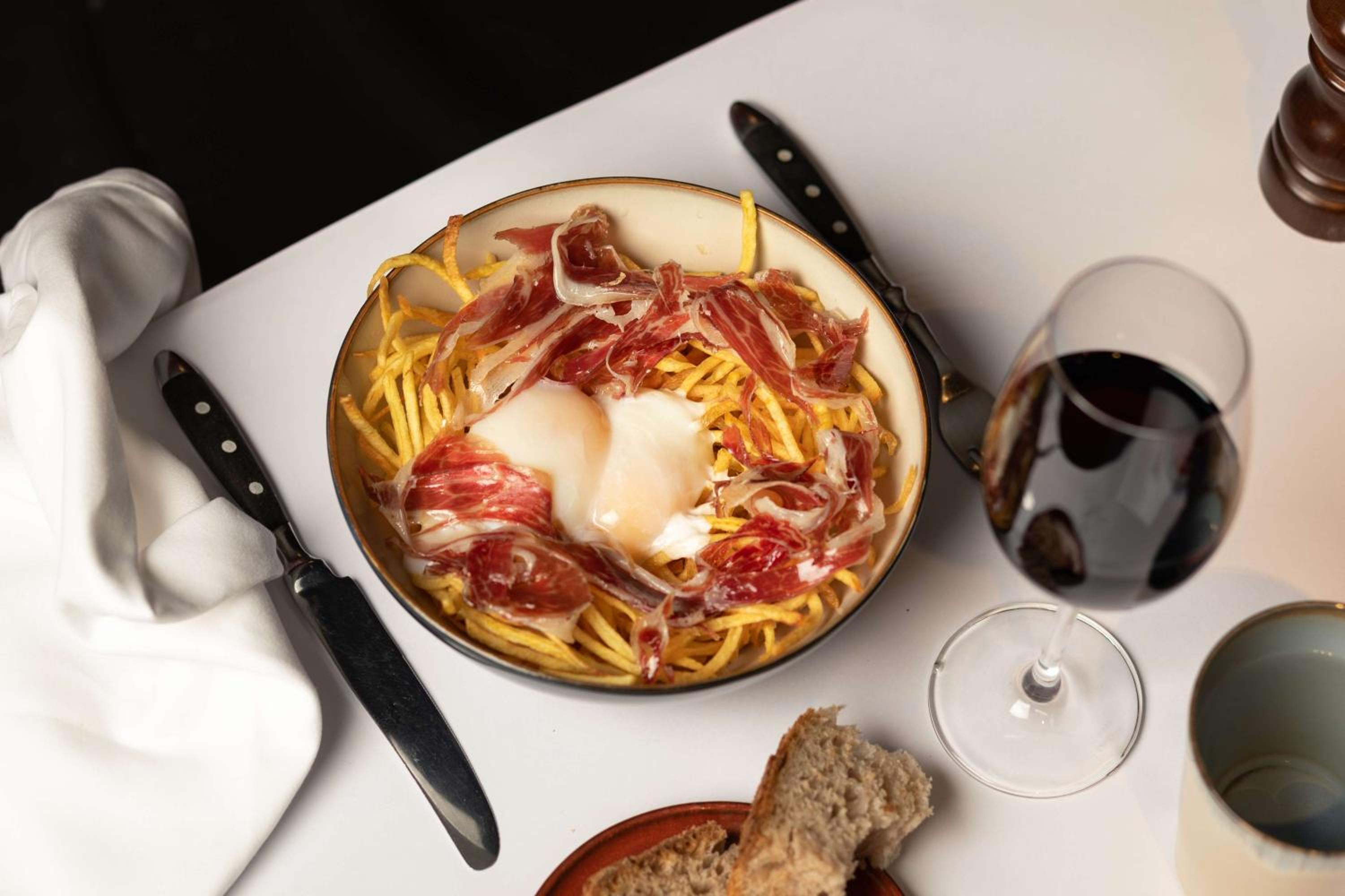 Alexandra Barcelona Hotel, Curio Collection by Hilton-2