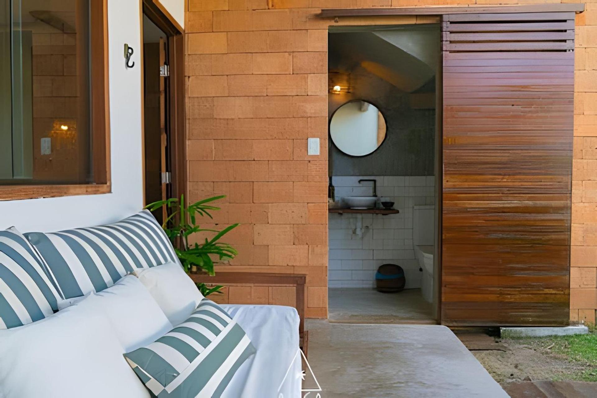 Seafront in the Route of Miracles - Duplex with Pool