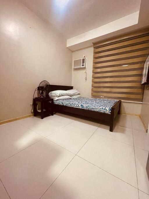 Studio 203Tower2 Sunshine100 Pioneer Near RobinsonCybergate3 Edsa Boni MRT view 2