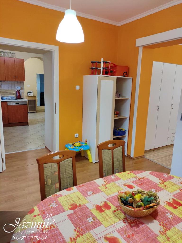 Jázmin Apartmanház