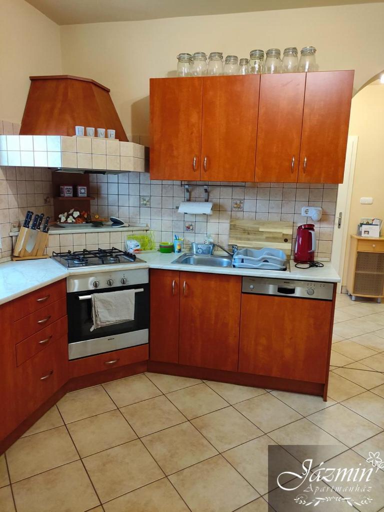 Jázmin Apartmanház